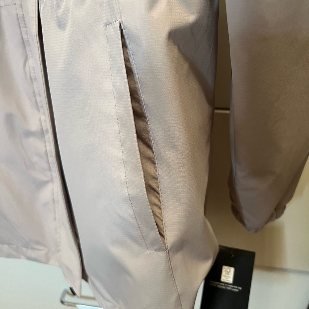 New Balance (R $98) WaterProof Hoodie Jacket NWT - Picture 8 of 12
